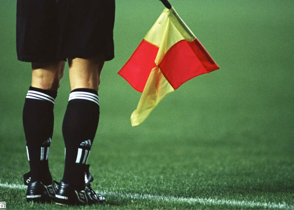 داور بازنشسته دوباره سوت در دست گرفت!(عکس)