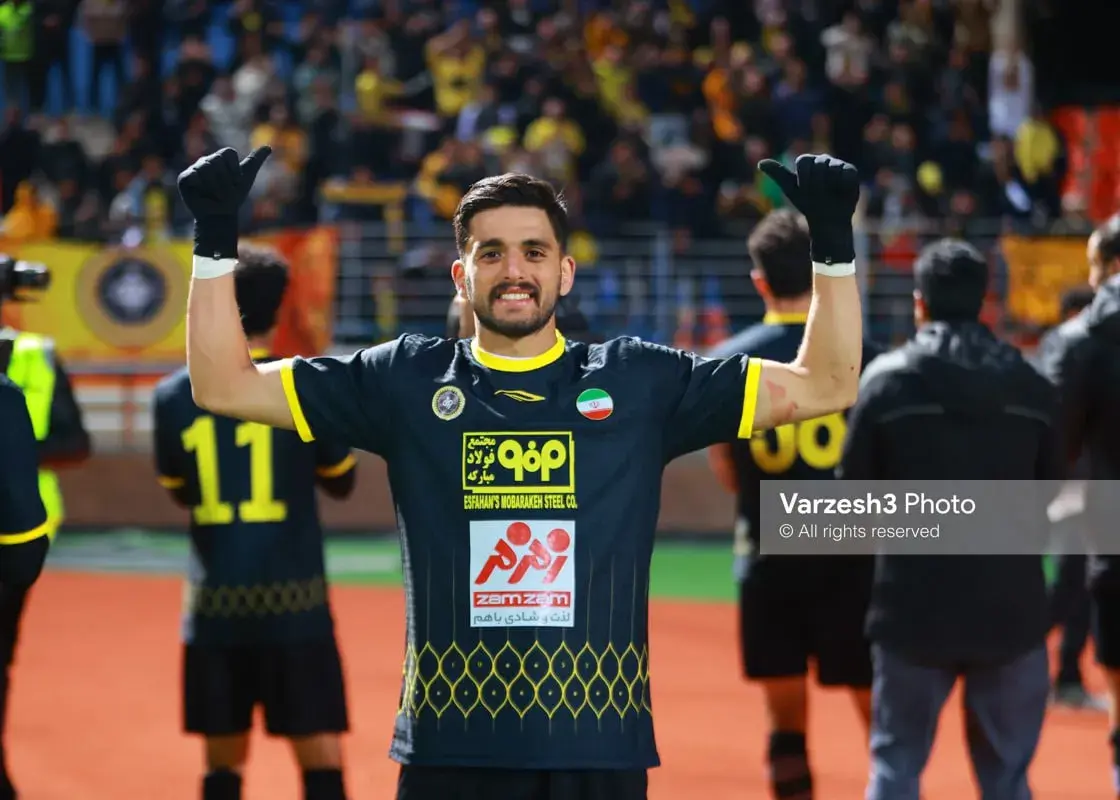 حضور گودرزی در دفتر مدیرعامل آبی‌ها/ فوری: توافق شبانه بازیکن سپاهان با استقلال