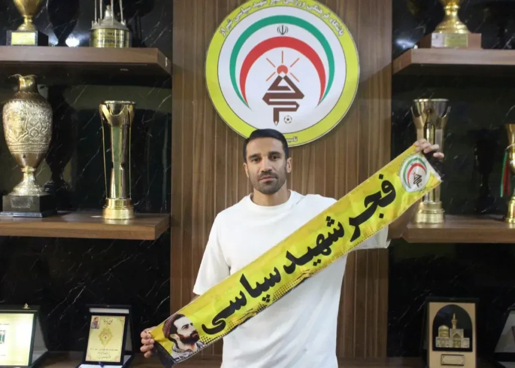 "ریگی، خرید بمب‌گونه طلایی‌ها"/ رسمی: ستاره‌ای که از پرسپولیس به فجر رسید!