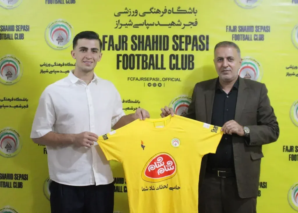 یک بازیکن جوان دیگر در تیم پیروز