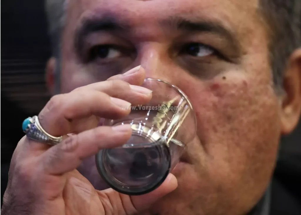 مدیران استقلال به‌دنبال یک جرعه آب خوش! (عکس)