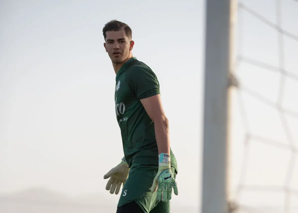 خلیفه از کنار حسینی تکان نمی‌خورد (عکس)