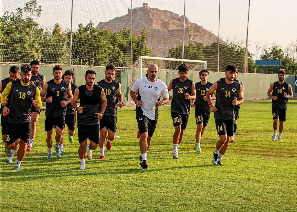 نقش‌جهان میزبان بازی‌های دوستانه:/ شروع دوباره تمرینات سپاهان در اصفهان