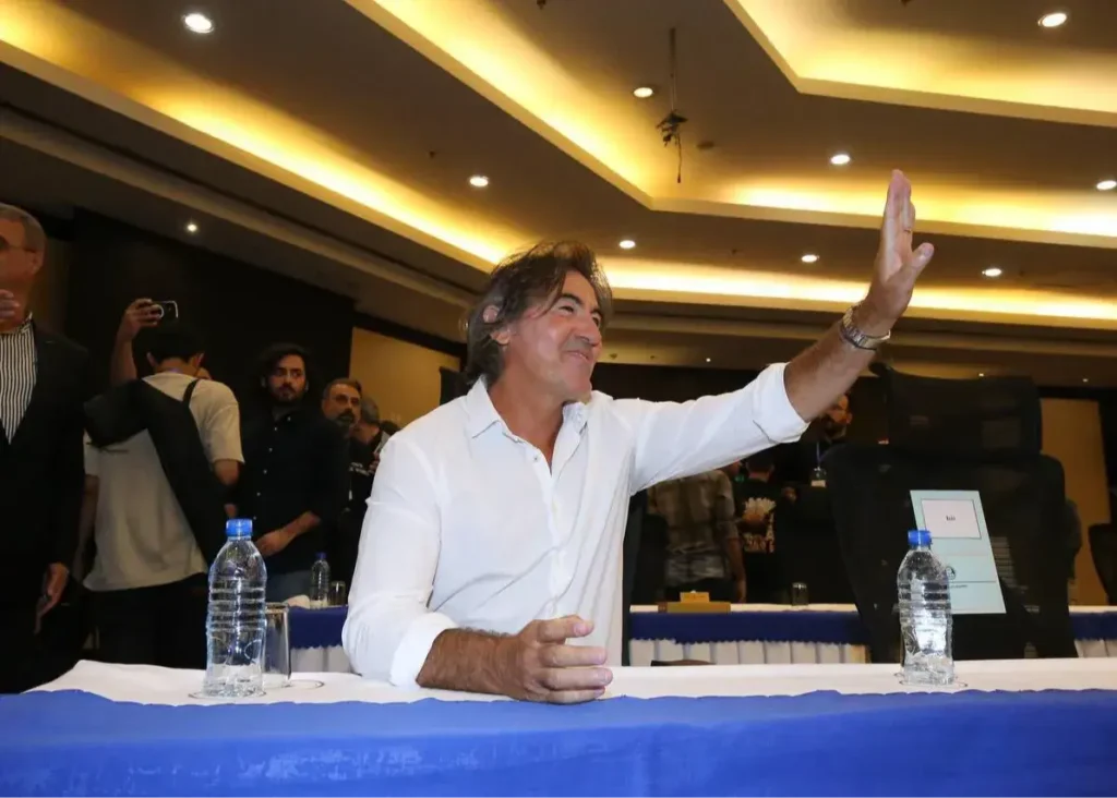 آبولا: استقلال خانه ساپینتوست