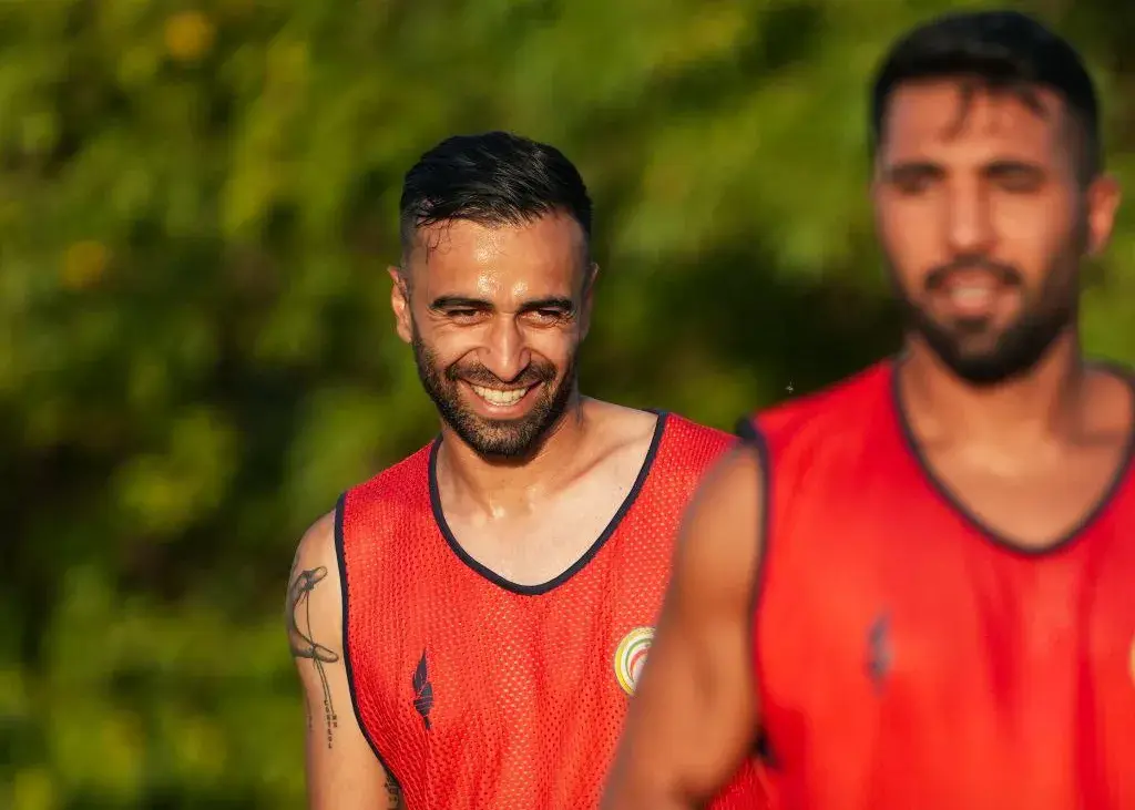 فرشید اسماعیلی برگشت: این‌بار با پیراهنی که آبی نیست!