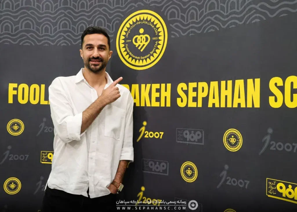 رسمی: تمدید یکساله محمدی و سپاهان