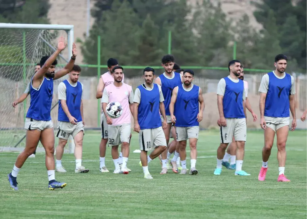 حضور رسمی کاپیتان سابق سپاهان در ذوب آهن (عکس)