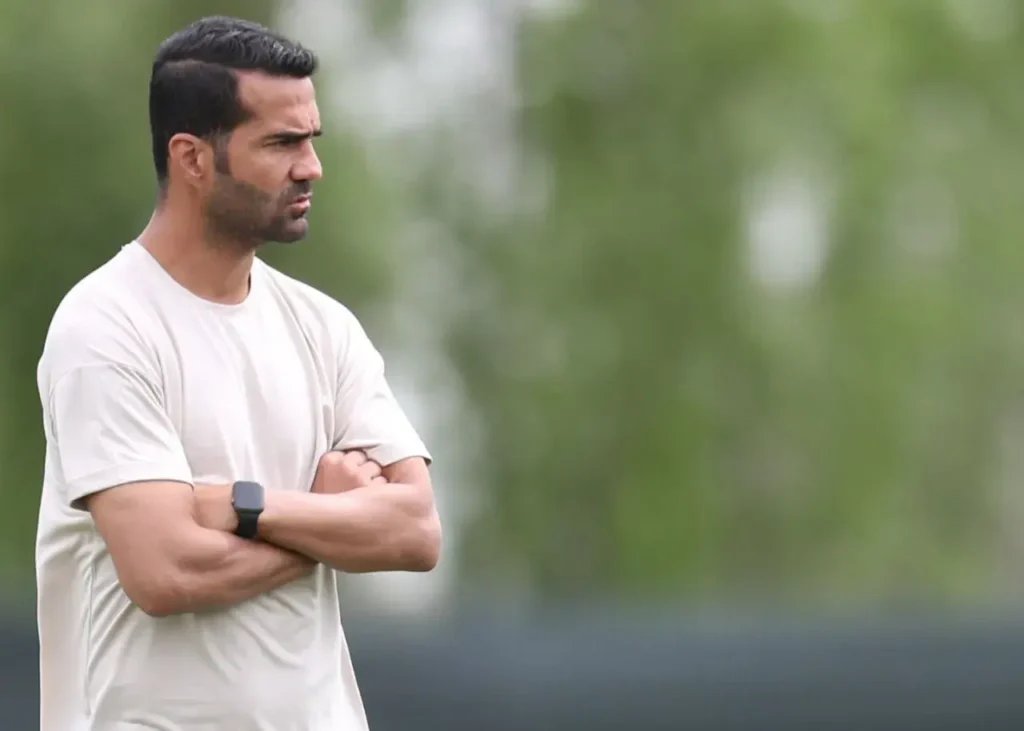 یار در خانه، مسعود گمشده آبادان