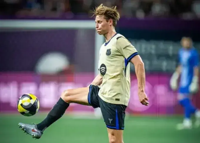 ادامه حضور دی‌یونگ در بارسلونا/ هافبک بارسا تمدید قراردادش را اعلام کرد