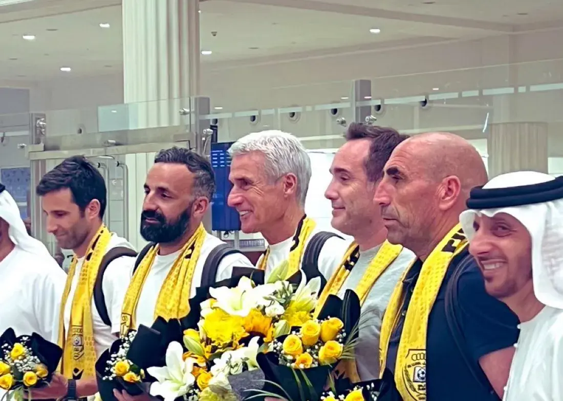 استقبال از سرمربی سابق رونالدو با دسته گل