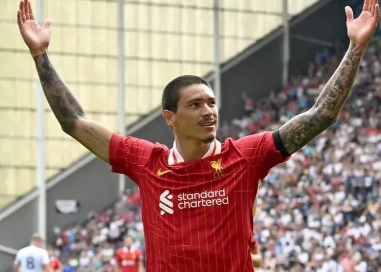 هواداران الهلال مهاجم لیورپول را پس زدند!