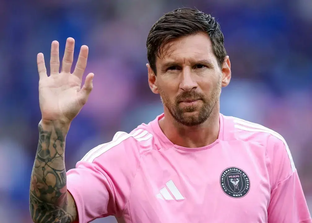 بزرگی یک اسطوره یعنی این/ دوربین اختصاصی مسی: فقط پادشاه را نگاه کنید!‏