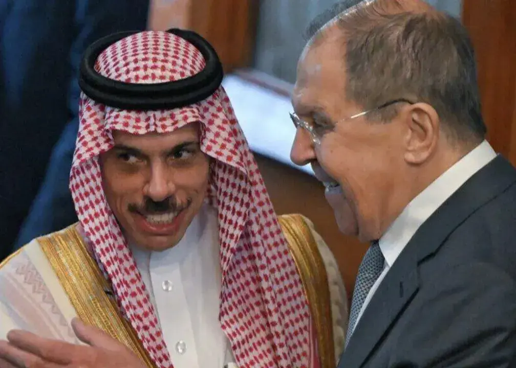 تبریک فوتبالی لاوروف به وزیر امور خارجه عربستان