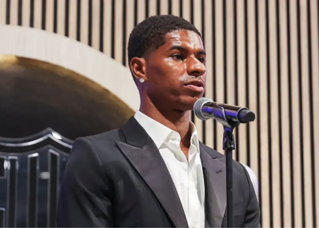 روی بارسا تمرکز کن/ پاسخ تند به رشفورد: برای یونایتد کاری نکردی!