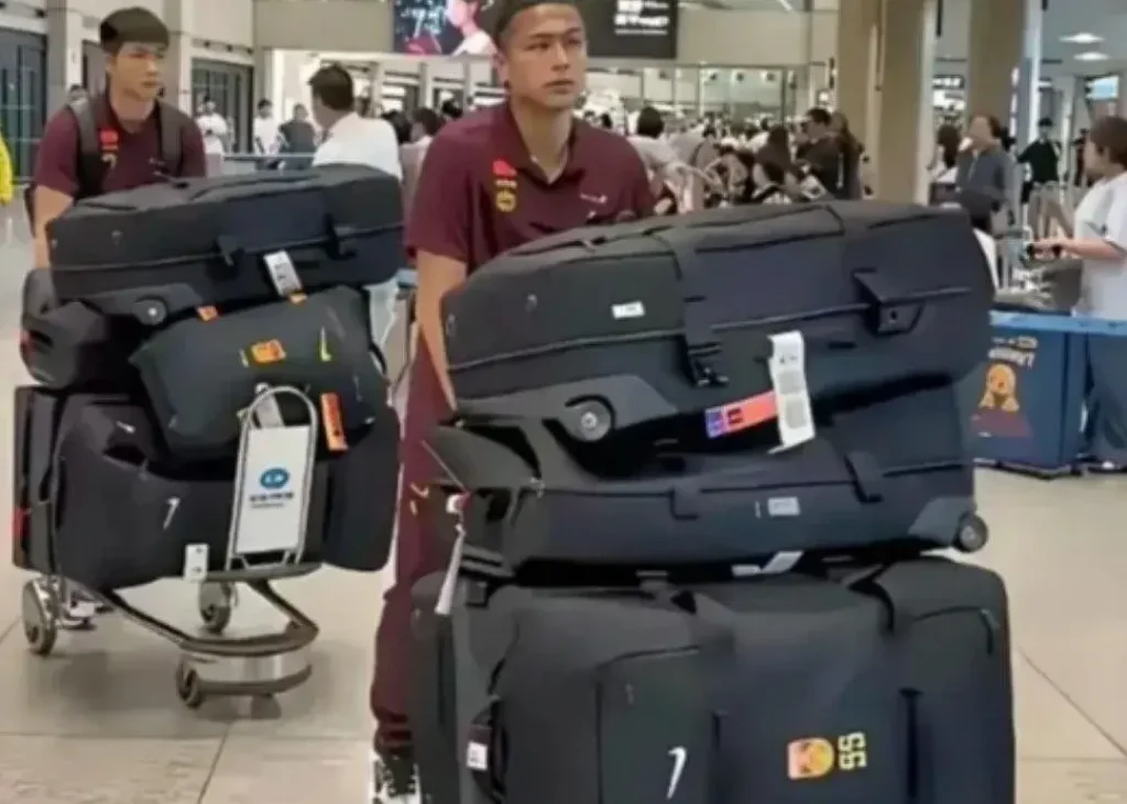 جنجال چمدان مسافرتی پس از شکست و حذف (عکس)