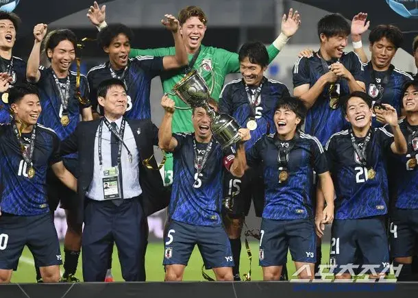 جوان‌های ما هم به جام جهانی صعود می‌کردند/ اعتماد به نفس فضایی فوتبال ژاپن!