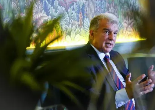 خوان لاپورتا:‏/ مسی قبول کند، نوکمپ جدید را او افتتاح خواهد کرد!‏