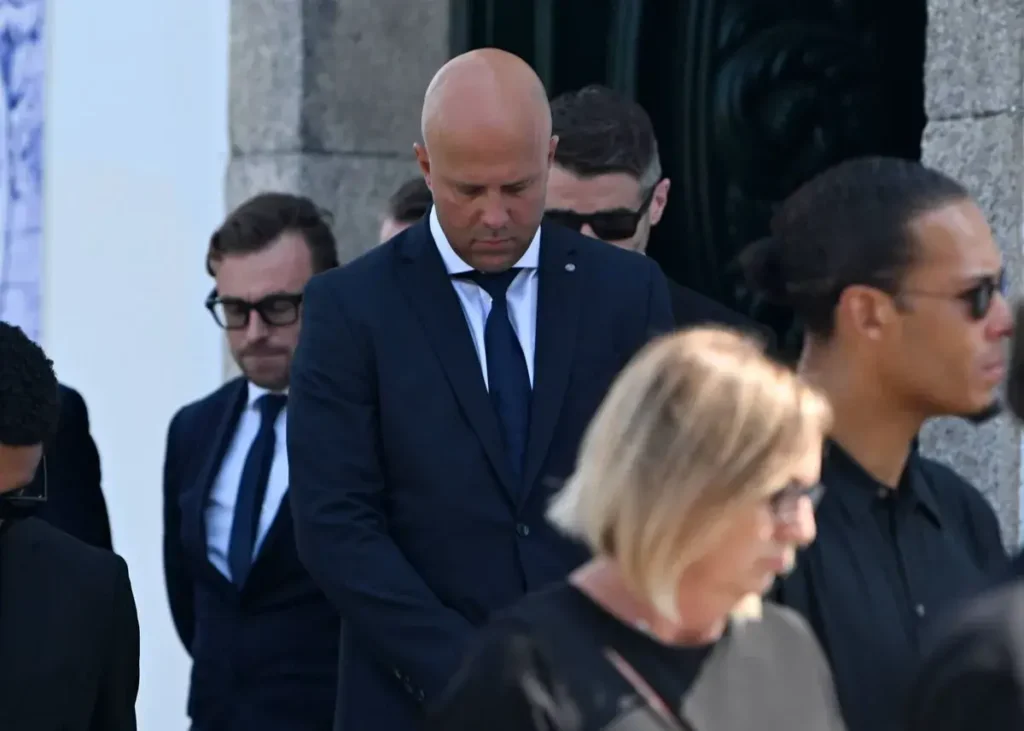 در میان عزا پیش‌فصل لیورپول آغاز شد