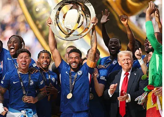 رفتار باورنکردنی ترامپ در جشن قهرمانی!‌‎