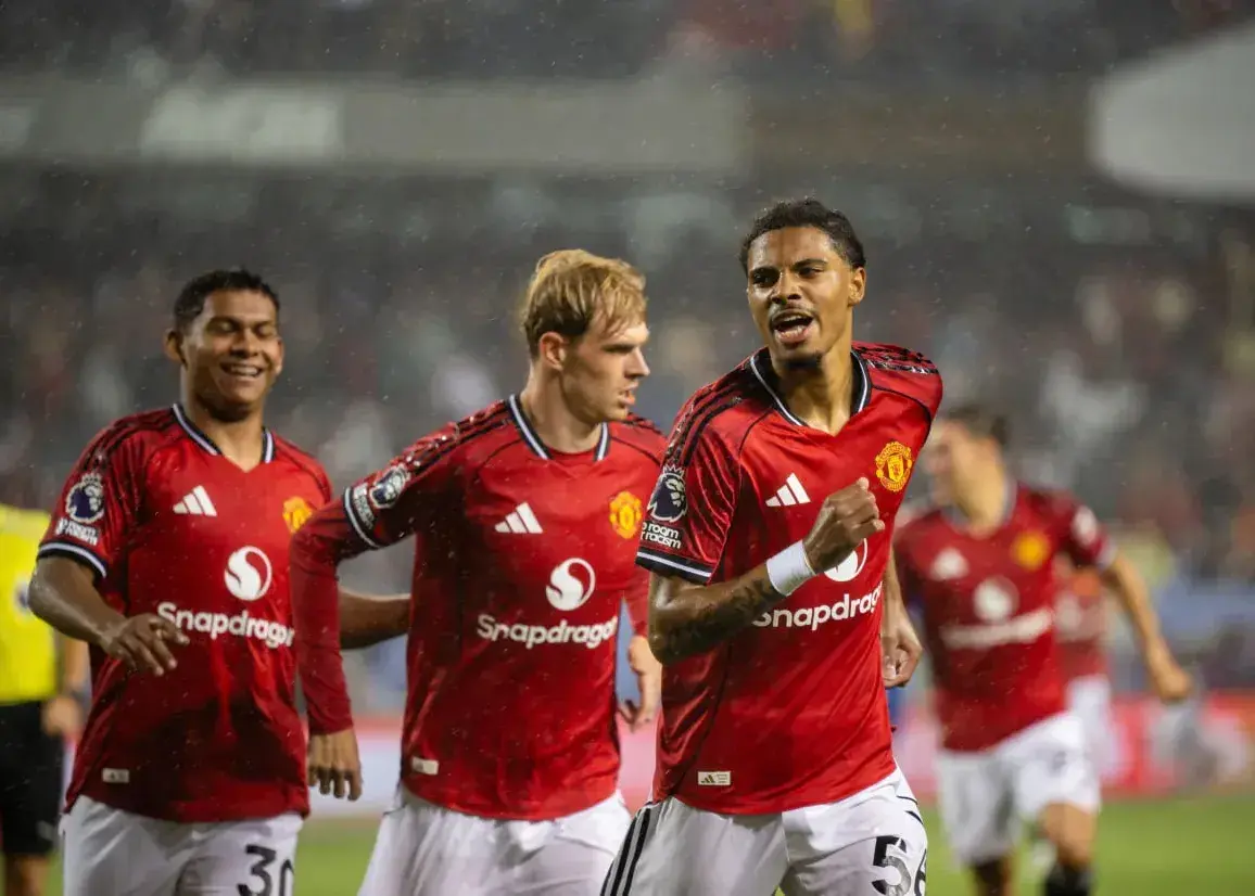 سومین پیروزی: یونایتد روی دور برد افتاد