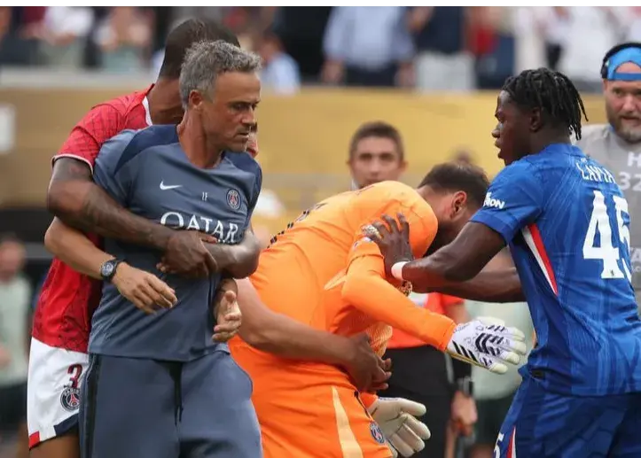 عصبانیت انریکه از دعوا: من احمق هستم!