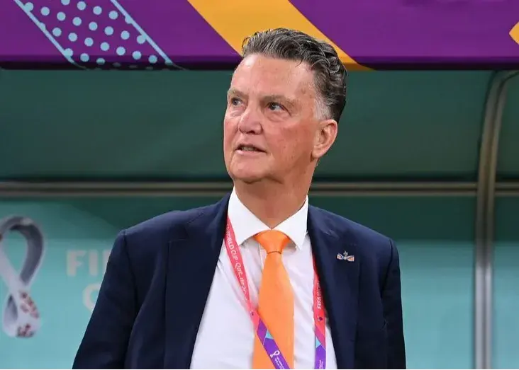 لوئیس فن‌خال سرطان را شکست داد