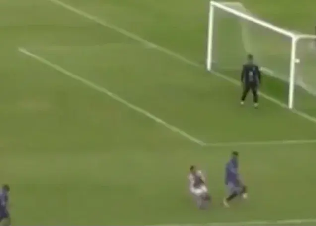 مصدومیت بی‌سابقه بازیکن برزیلی با نخ بادبادک!