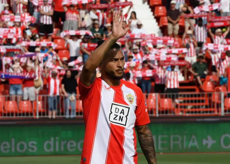 معدن طلای آلمریا: 100 میلیون برای مهاجمانشان!