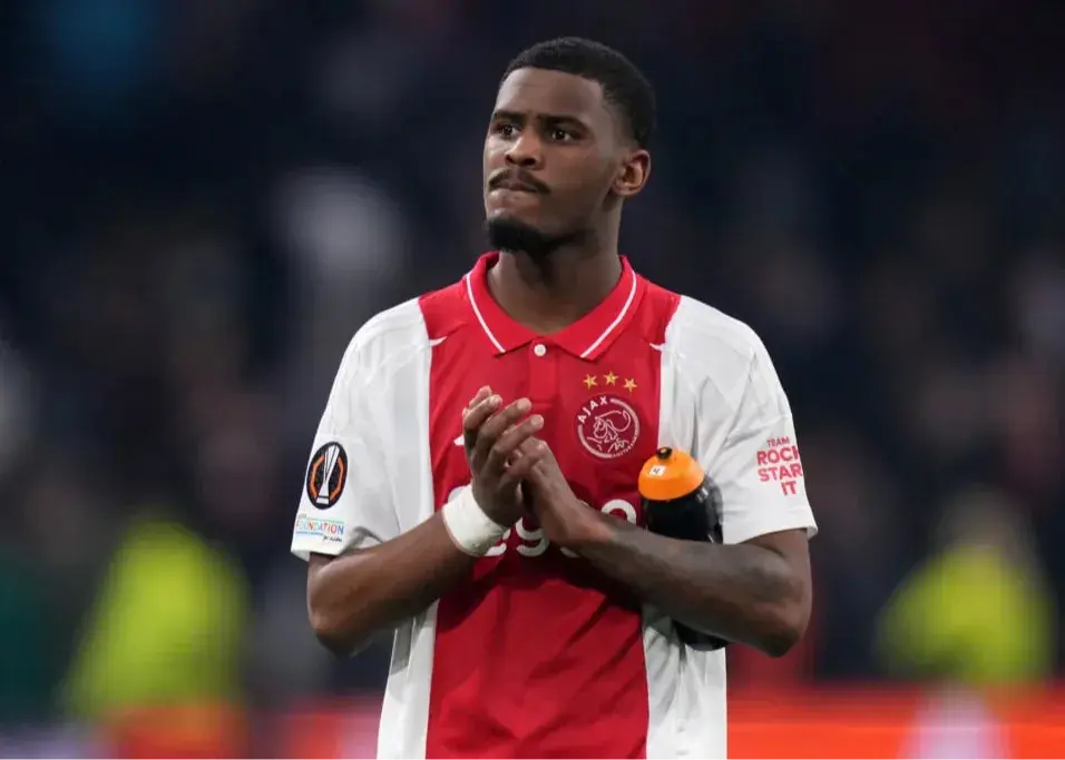 هاتو در یک قدمی استمفورد بریج/ چلسی مدافع موردعلاقه آرسنال و لیورپول را ربود!