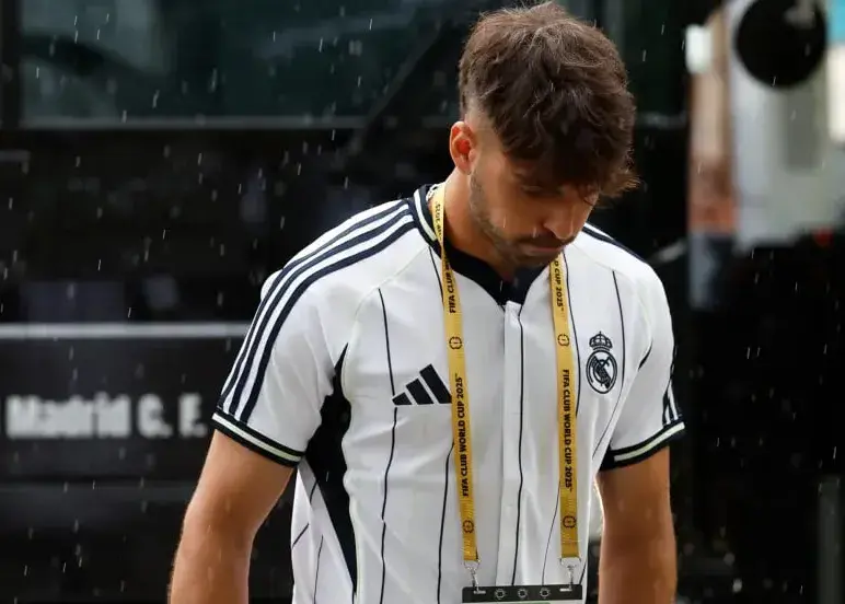 پدیده رئال از مجازات زندان گریخت