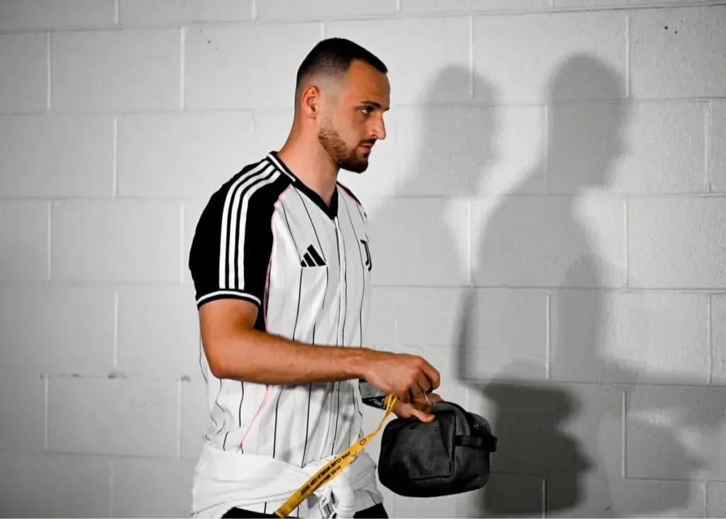 گاتی در مسیر اسطوره شدن در بیانکونری/ رسمی: مدافع محبوب یووه 5 ساله تمدید کرد