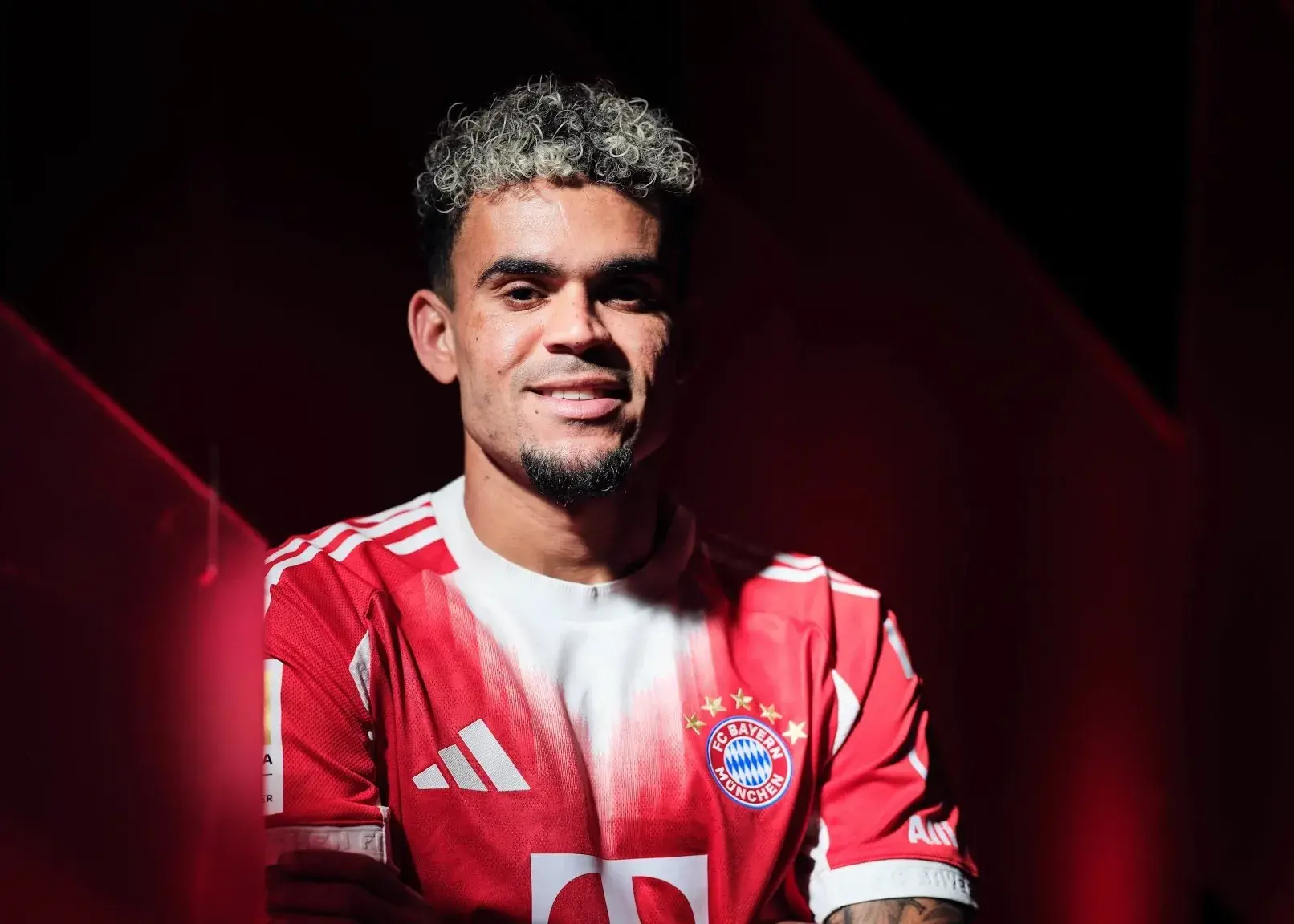 یک انتقال 75 میلیون یورویی/ لوئیز دیاز-رسمی: بمب بایرن منفجر شد