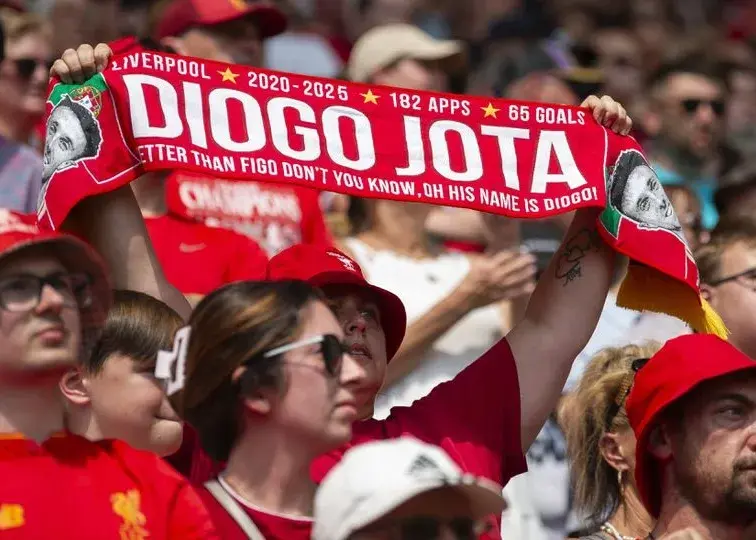 یک دقیقه سکوت به یاد ستاره درگذشته پرتغالی/ اوج احساس در سوپرجام: فراموش نمی‌شوی ژوتا