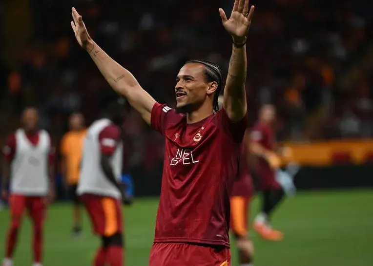 ‏90 دقیقه تشویق لروی در اولین بازی دوستانه/ استقبال تاریخی از سانه: سلطان استانبول اینجاست!‏