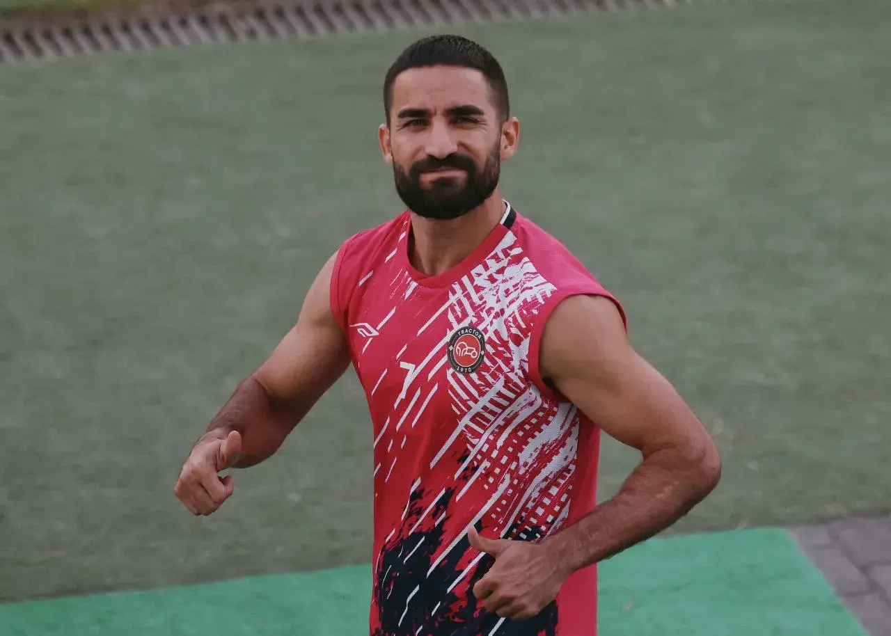 مهرداد محمدی از بازی استقلال خط خورد