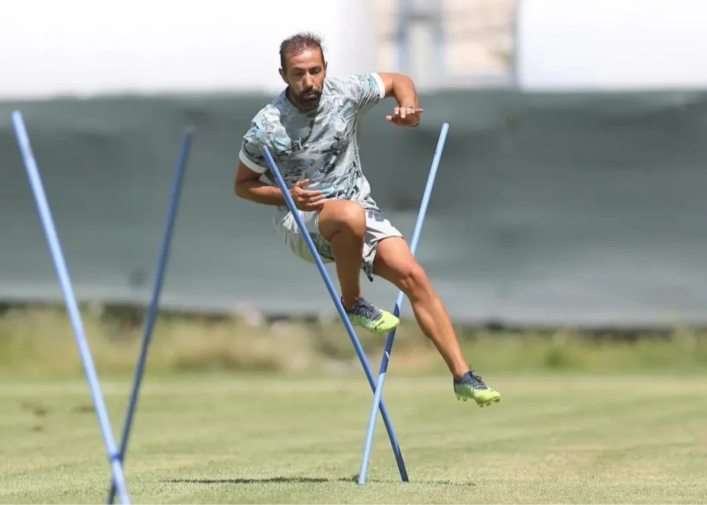 پروژه باشگاه از نظر ورزشی جذاب بود/ دستیار ساپینتو: برای قهرمانی به استقلال آمده‌ایم