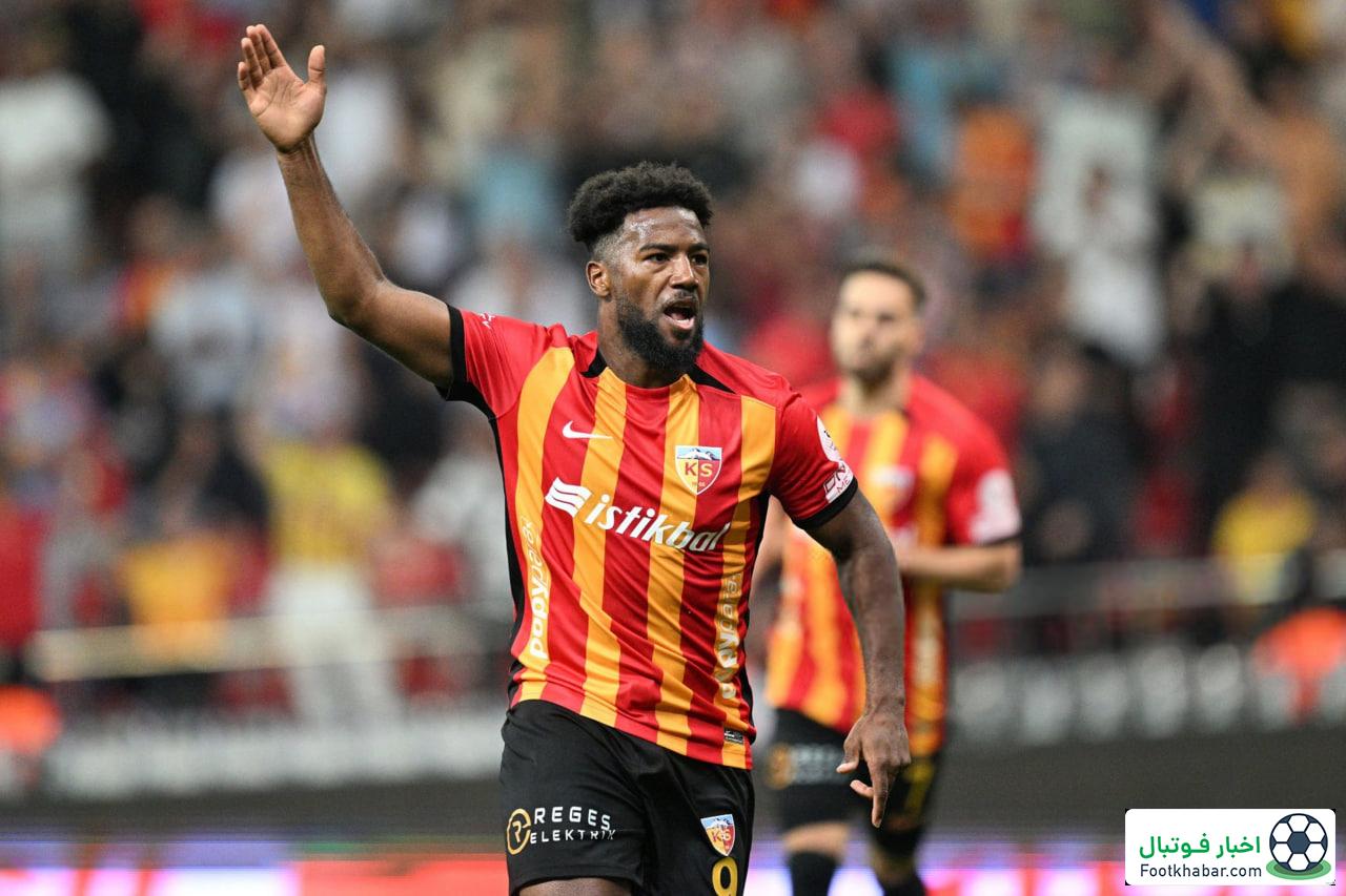 نازون همچنان در تمرینات کایسری شرکت می‌کند/ غیرمنتظره: گزینه خط حمله استقلال در ترکیه!