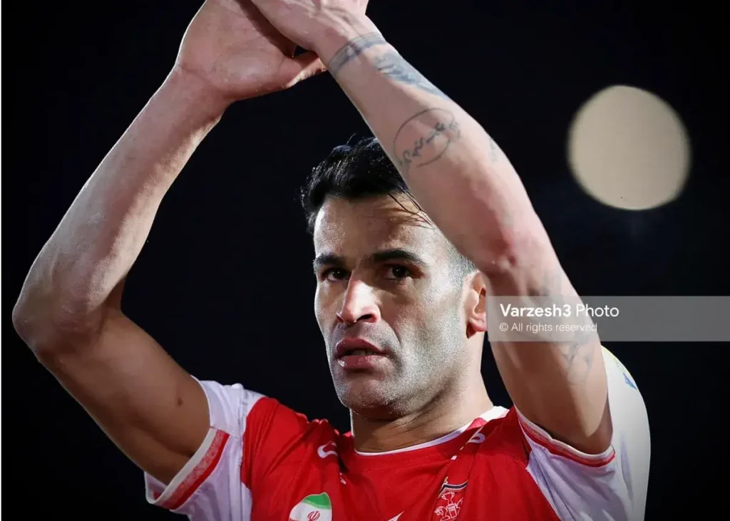 حالا آبی‌ها باید مهاجم پرسپولیسی را راضی کنند/ فسخ آل‌کثیر برای استقلال حیاتی شد