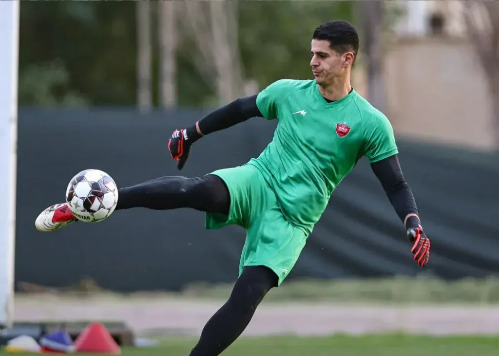 در انتظار نقش بستن شماره یک بر پیراهن پیام