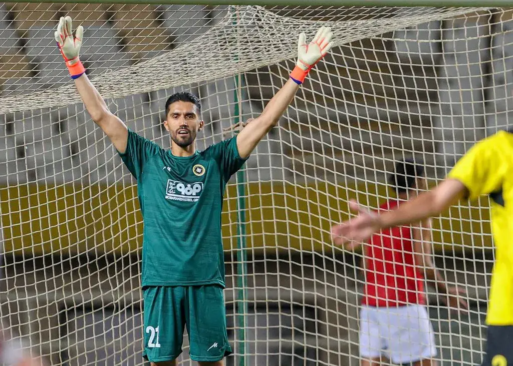 اخباری توافق هم کند، باید رضایت سپاهان را بگیرد/ مذاکرات طولانی استقلال با جانشین سیدحسین!