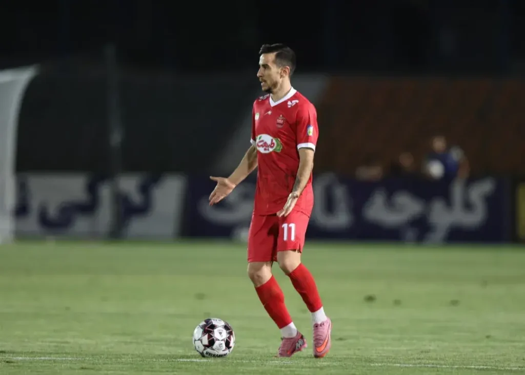 شعارهای عجیب از همان هفته اول:/ عصر غیرقابل تحمل فرشاد در قلعه‌حسن‌خان