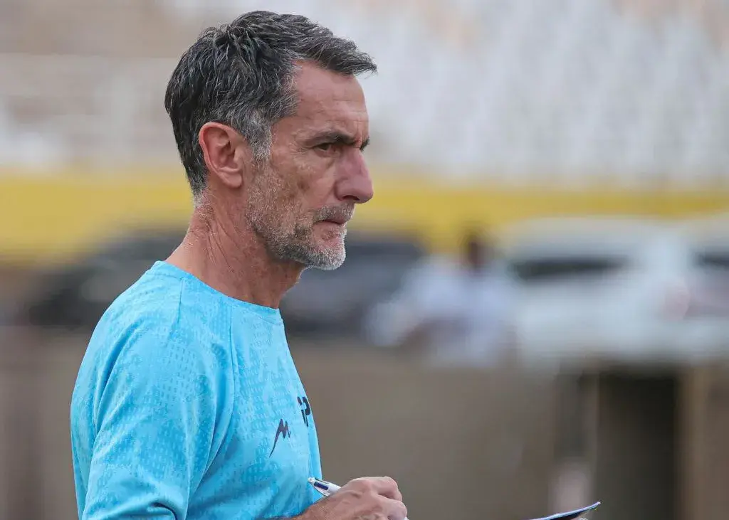 انتظار برای تماشای سپاهان جدید در هفته اول / پین کردن قهرمانی با دستیار سابق فرهاد