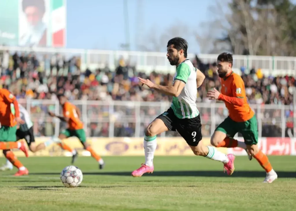 با استقبال استثنایی زنان خرم آبادی؛/ اولین بازی لیگ که بلیتش سریعا فروش رفت!