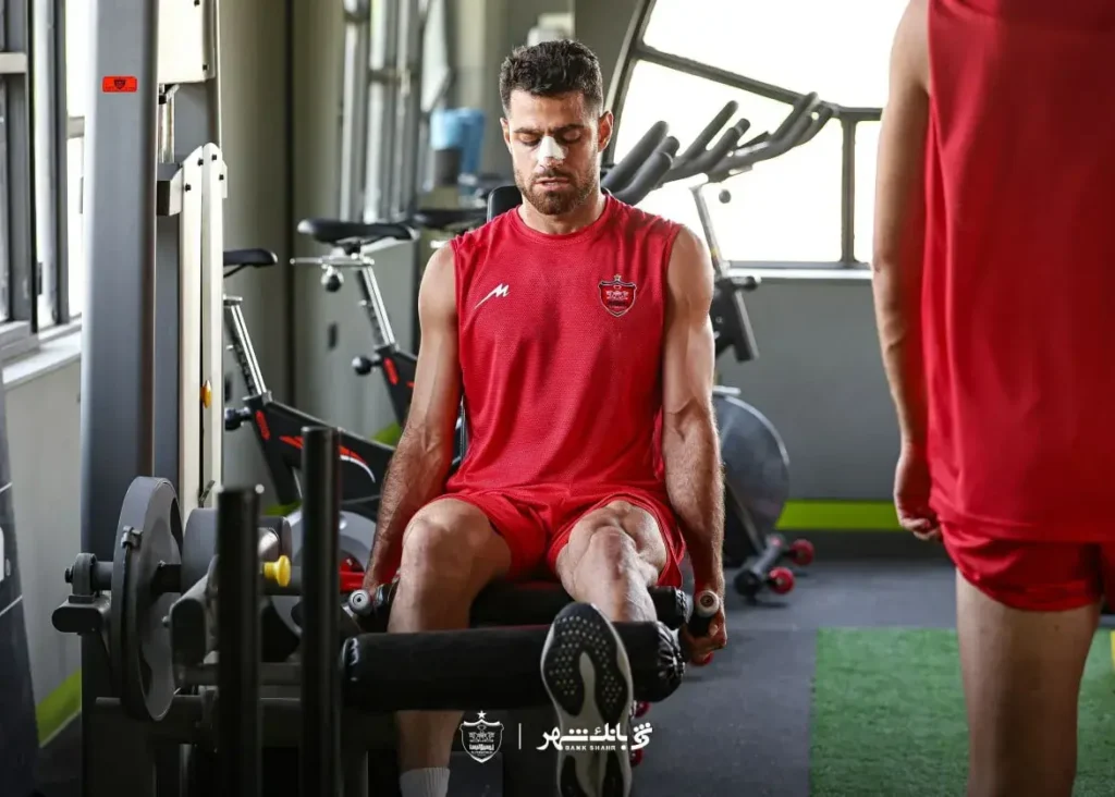 شماره هشت پرسپولیس با بینی شکسته در تمرین