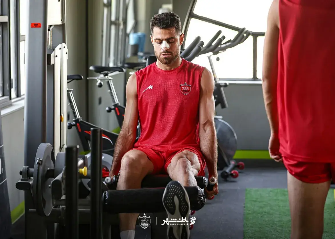 شماره هشت پرسپولیس با بینی شکسته در تمرین