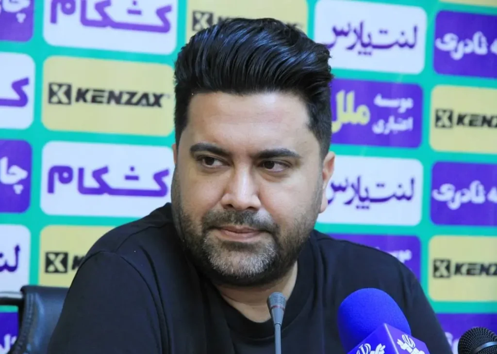 اخباری: جای مردم یزد و اردکان در کنار ما خالی است