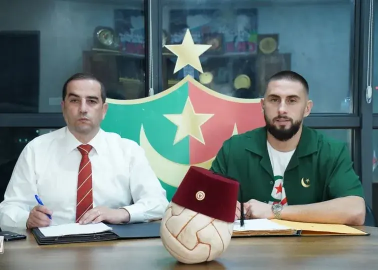 گلر محبوب در مولودیه/  گندوز دیشب قرارداد بست (عکس)