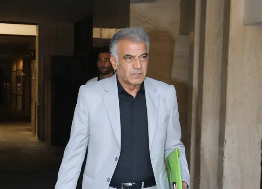 آقابیژن فعلا روی نیمکت نفس راحت می‌کشد!