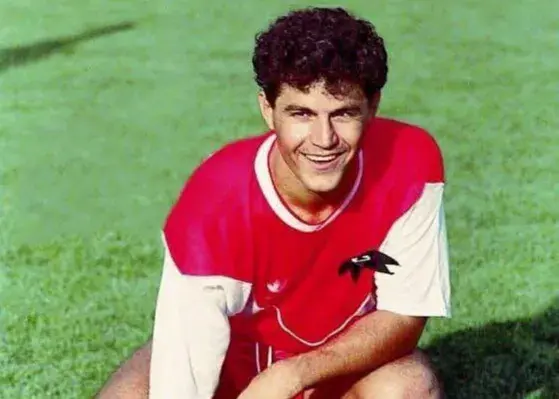 فوق ستاره ۲۰ هزار تومانی؛/ اولین ایرانی که پیراهن اینتر را پوشید!