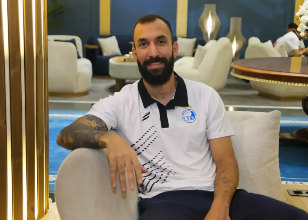 روزبه با درد وحشتناک همراه استقلال (عکس)